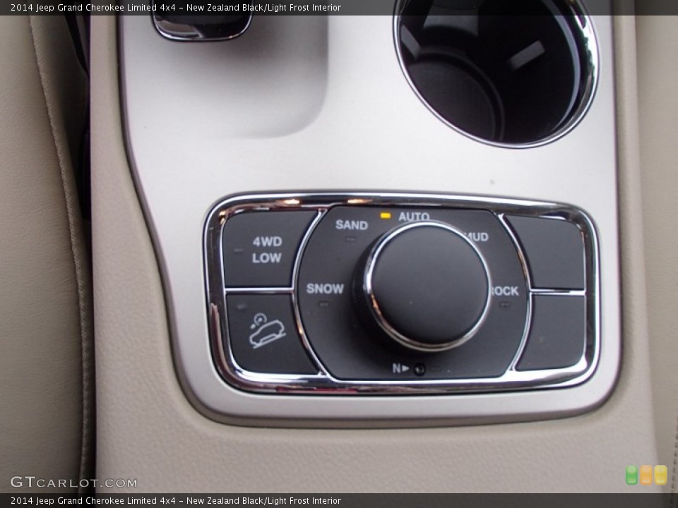 New Zealand Black/Light Frost Interior Controls for the 2014 Jeep Grand Cherokee Limited 4x4 #78280535