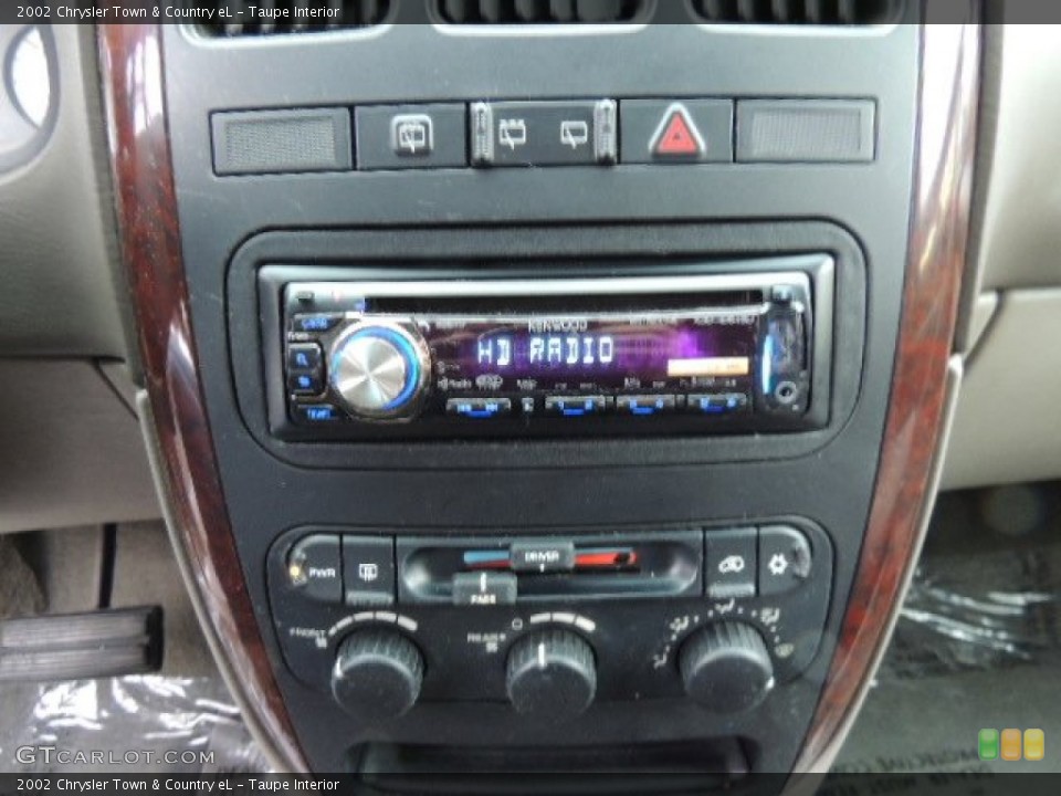 Taupe Interior Controls for the 2002 Chrysler Town & Country eL #78283813