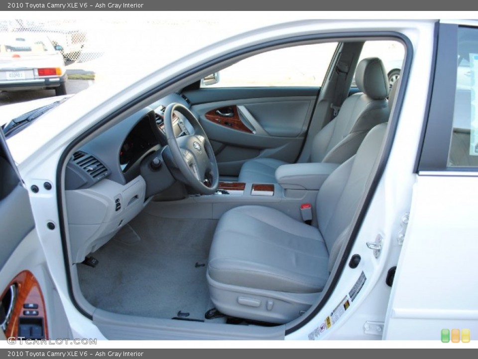 Ash Gray Interior Photo for the 2010 Toyota Camry XLE V6 #78289757
