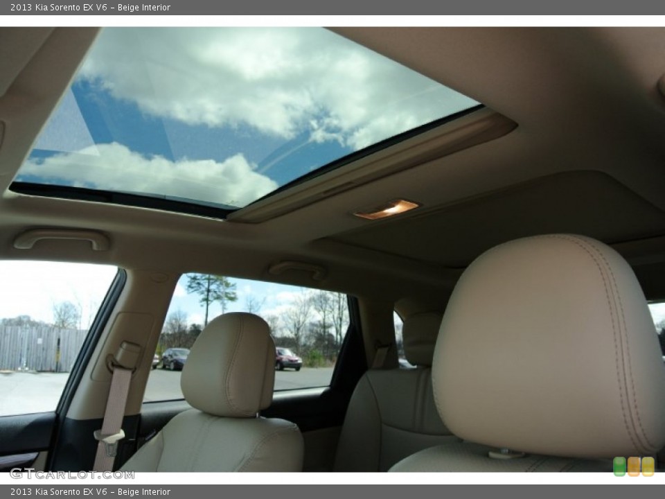 Beige Interior Sunroof for the 2013 Kia Sorento EX V6 #78296119