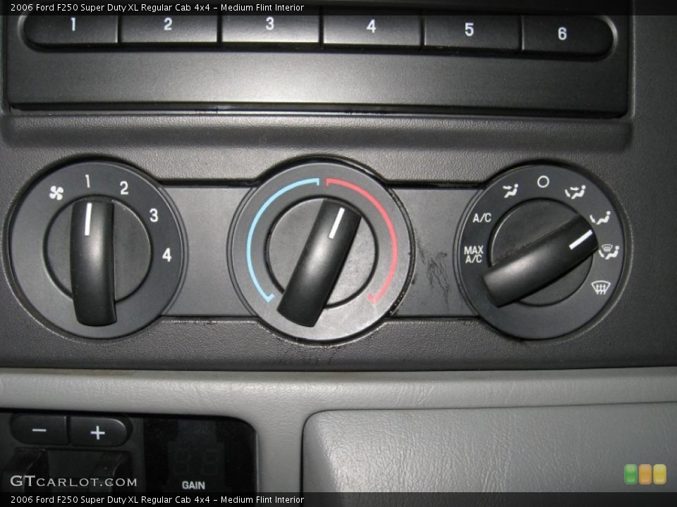 Medium Flint Interior Controls for the 2006 Ford F250 Super Duty XL Regular Cab 4x4 #78298156