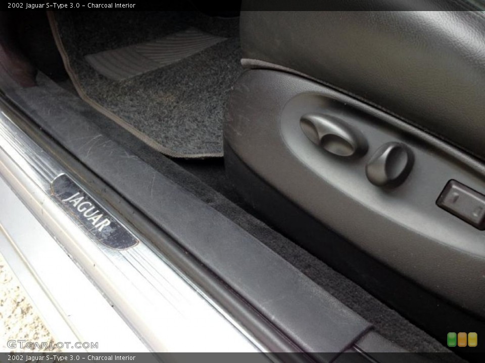 Charcoal Interior Controls for the 2002 Jaguar S-Type 3.0 #78299812