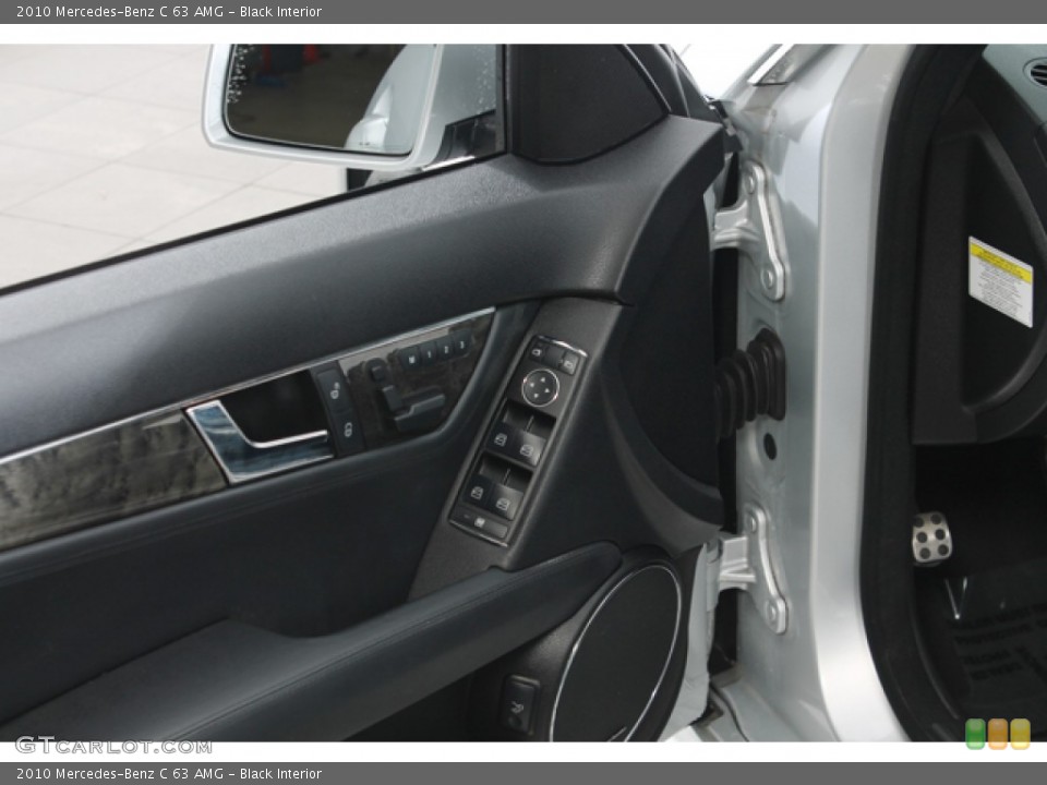Black Interior Controls for the 2010 Mercedes-Benz C 63 AMG #78316837