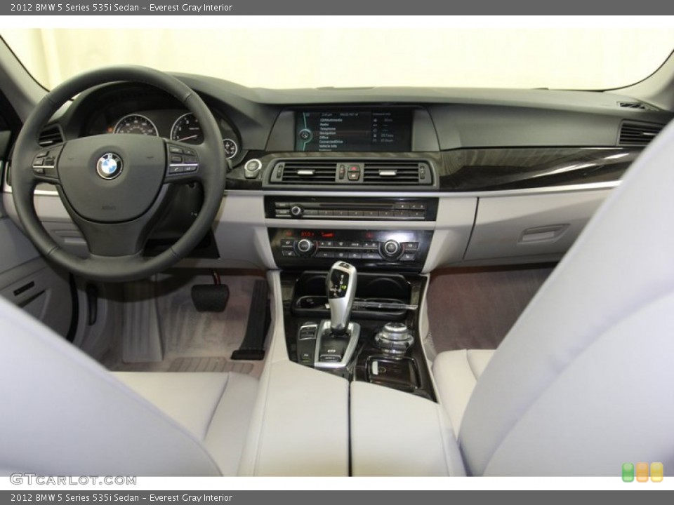 Everest Gray Interior Dashboard for the 2012 BMW 5 Series 535i Sedan #78318031