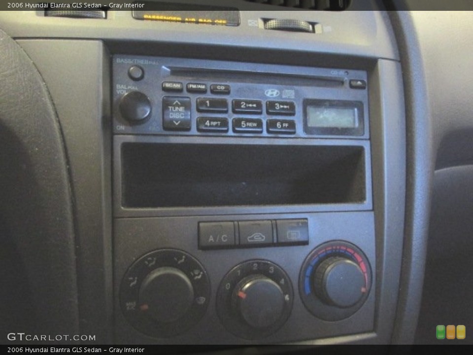 Gray Interior Controls for the 2006 Hyundai Elantra GLS Sedan #78323520