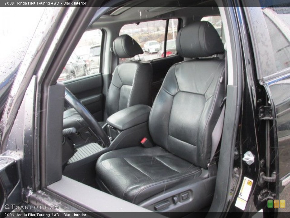 Black Interior Photo for the 2009 Honda Pilot Touring 4WD #78328677
