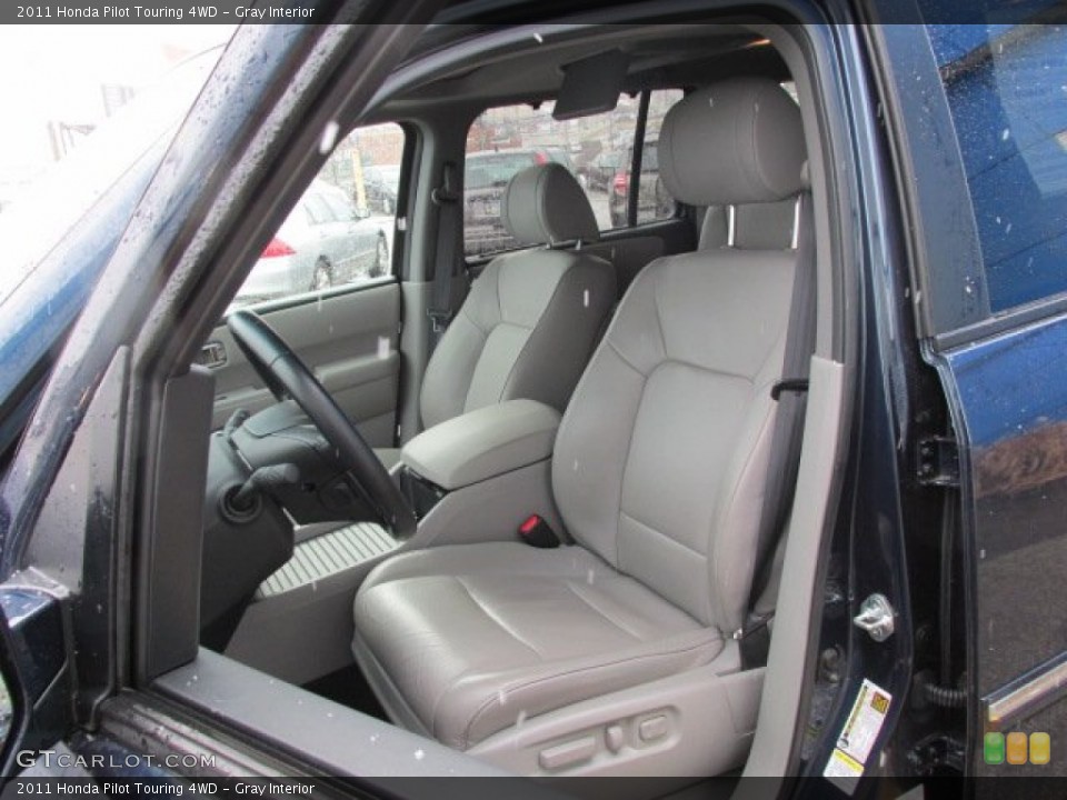 Gray Interior Photo for the 2011 Honda Pilot Touring 4WD #78332202