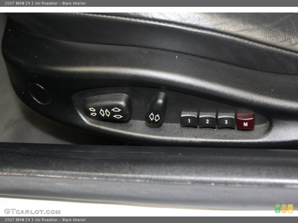 Black Interior Controls for the 2007 BMW Z4 3.0si Roadster #78332540