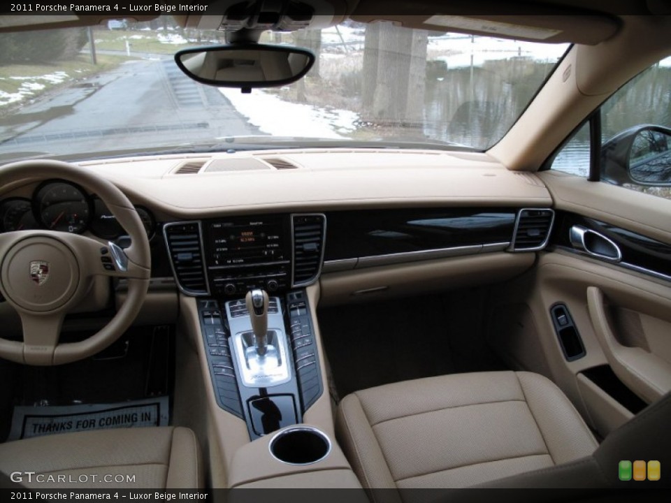 Luxor Beige Interior Dashboard for the 2011 Porsche Panamera 4 #78333532