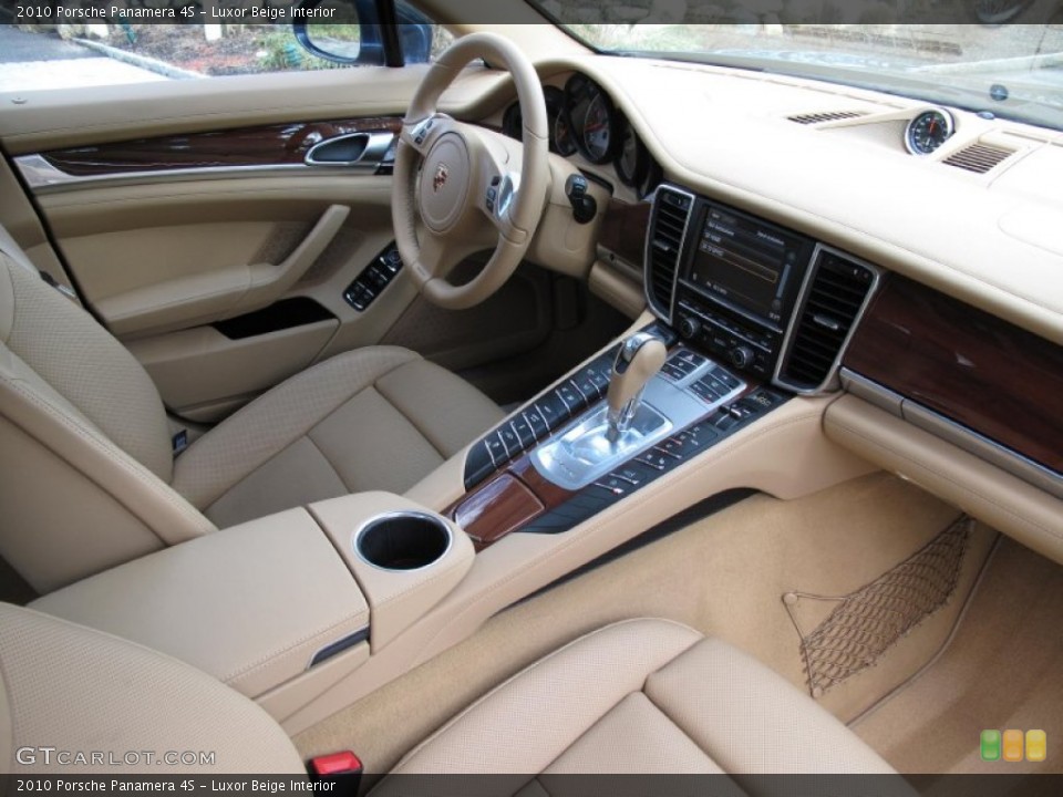 Luxor Beige Interior Dashboard for the 2010 Porsche Panamera 4S #78334266