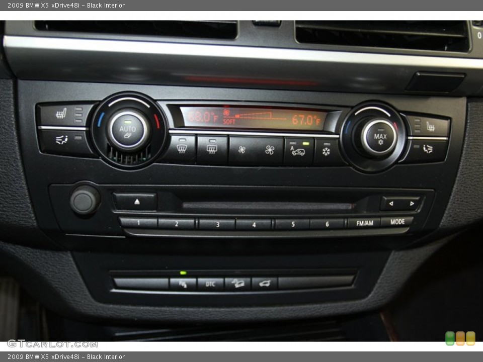 Black Interior Controls for the 2009 BMW X5 xDrive48i #78339156