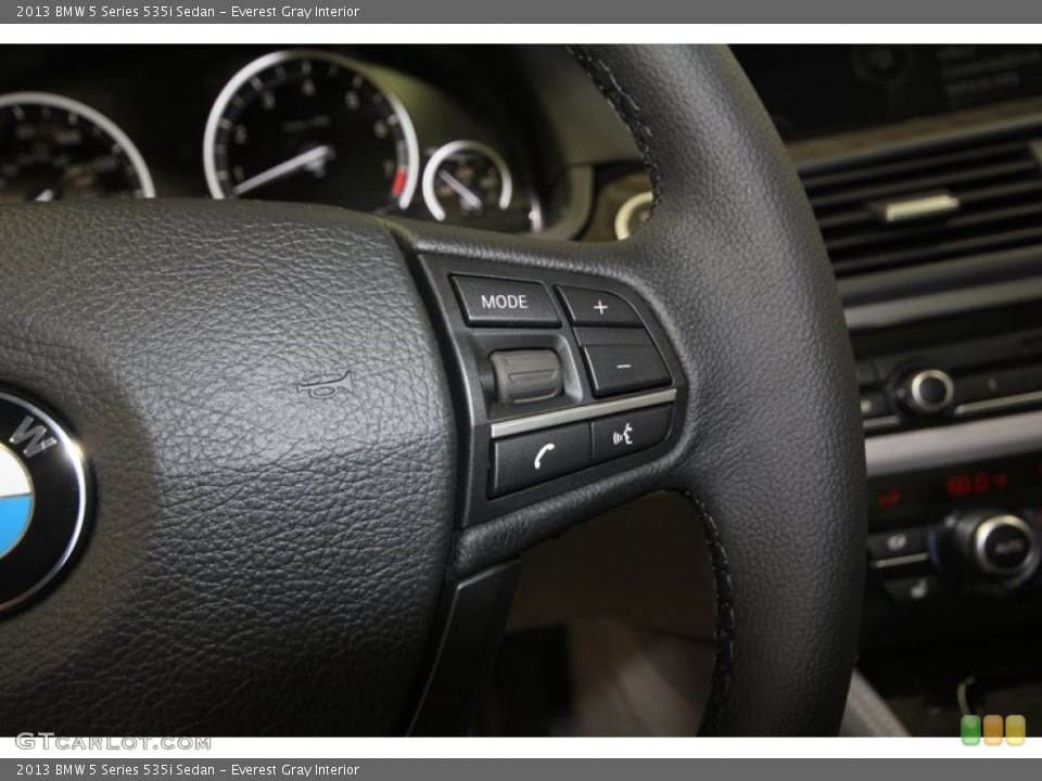 Everest Gray Interior Controls for the 2013 BMW 5 Series 535i Sedan #78346461