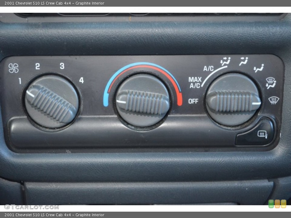 Graphite Interior Controls for the 2001 Chevrolet S10 LS Crew Cab 4x4 #78349170