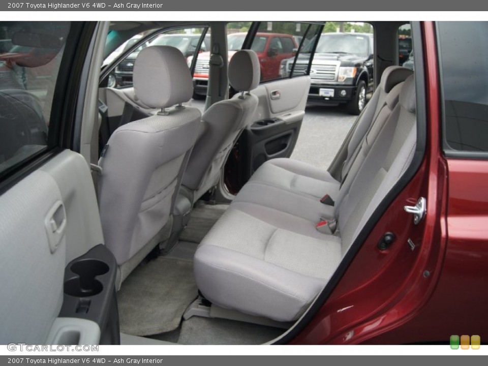 Ash Gray Interior Rear Seat for the 2007 Toyota Highlander V6 4WD #78349482