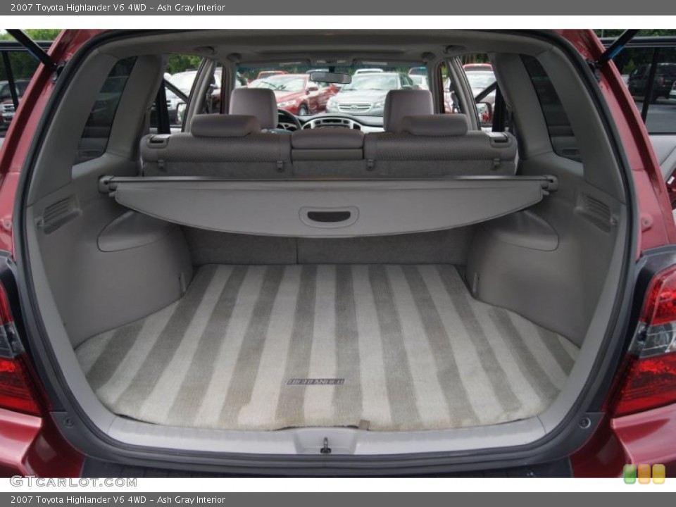 Ash Gray Interior Trunk for the 2007 Toyota Highlander V6 4WD #78349500