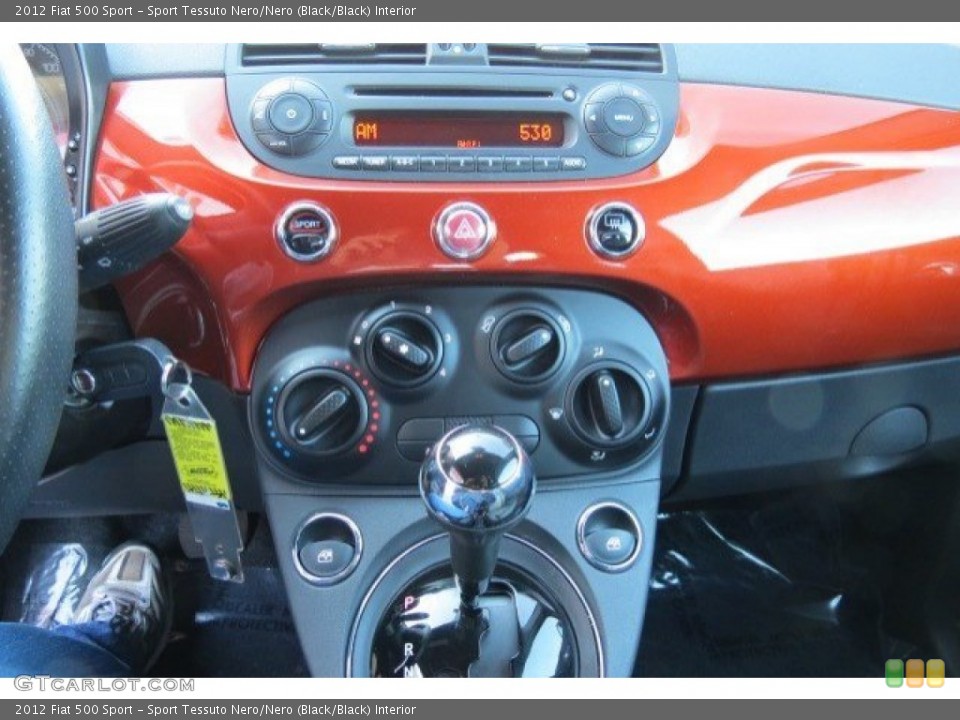 Sport Tessuto Nero/Nero (Black/Black) Interior Controls for the 2012 Fiat 500 Sport #78350796