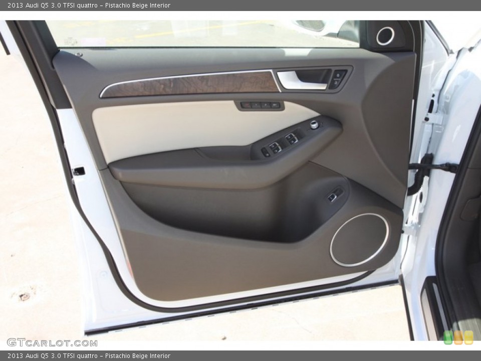 Pistachio Beige Interior Door Panel for the 2013 Audi Q5 3.0 TFSI quattro #78353241