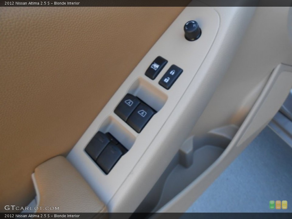 Blonde Interior Controls for the 2012 Nissan Altima 2.5 S #78365506