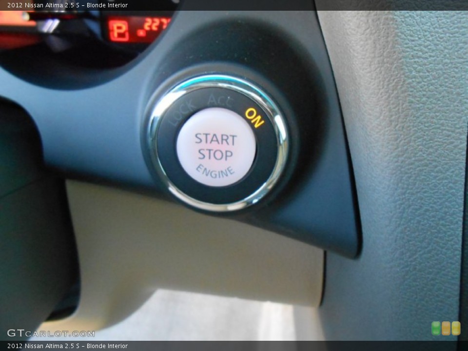 Blonde Interior Controls for the 2012 Nissan Altima 2.5 S #78365616