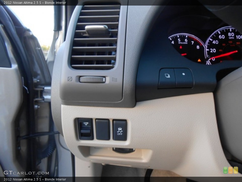 Blonde Interior Controls for the 2012 Nissan Altima 2.5 S #78365665