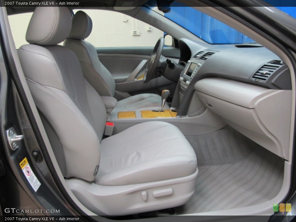 Ash Interior Photo for the 2007 Toyota Camry XLE V6 #78370875