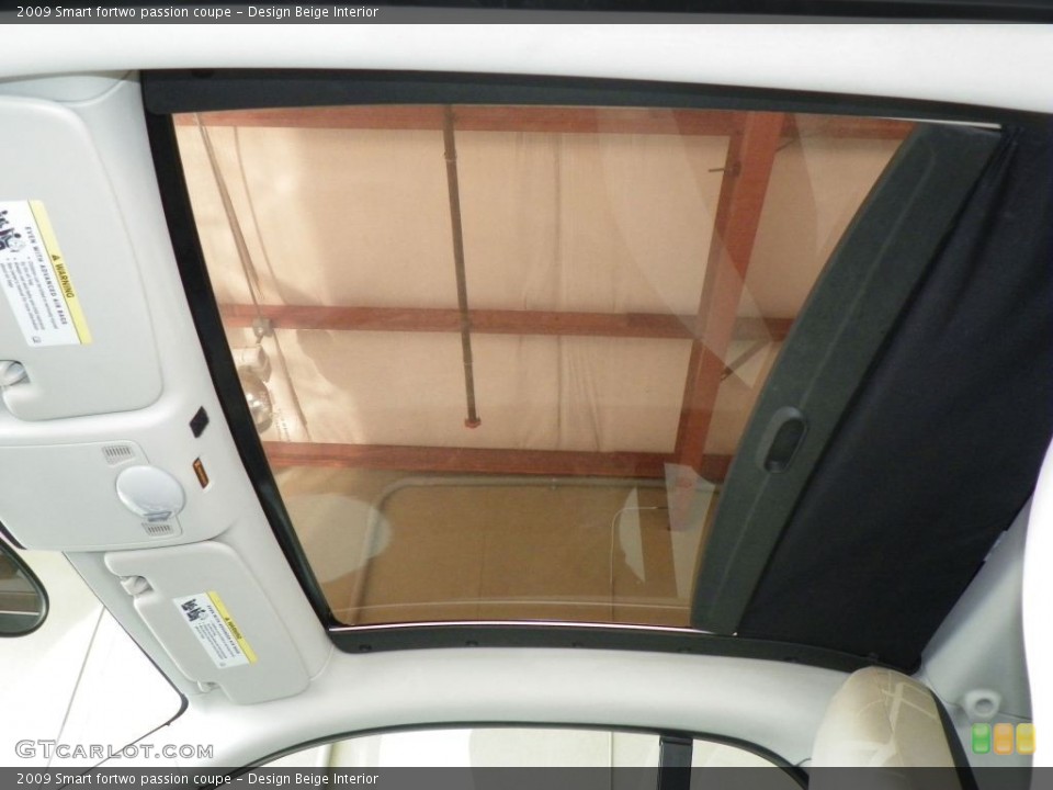 Design Beige Interior Sunroof for the 2009 Smart fortwo passion coupe #78408209