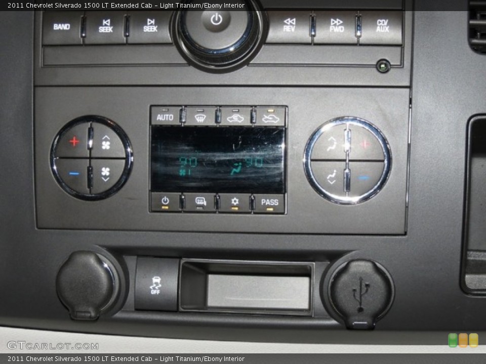 Light Titanium/Ebony Interior Controls for the 2011 Chevrolet Silverado 1500 LT Extended Cab #78408476