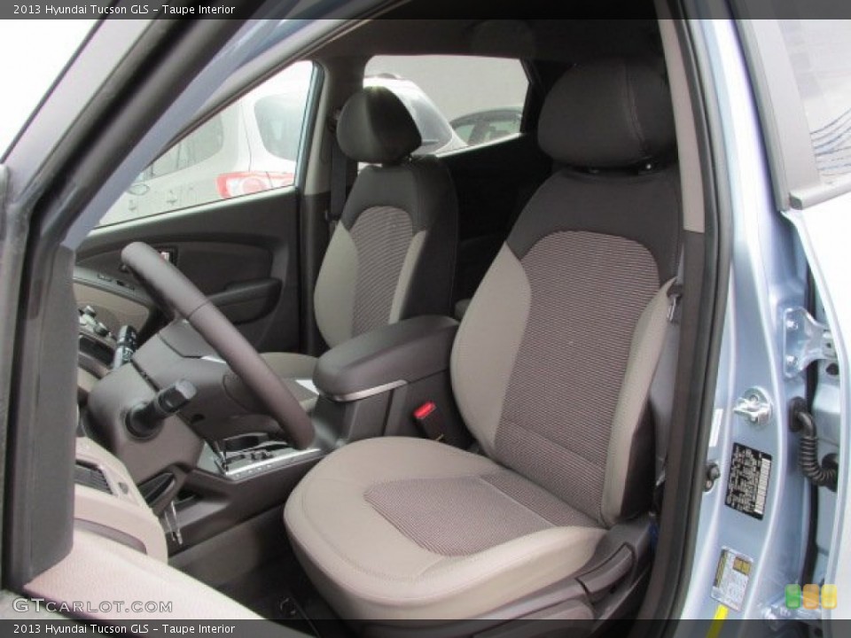 Taupe Interior Photo for the 2013 Hyundai Tucson GLS #78416396