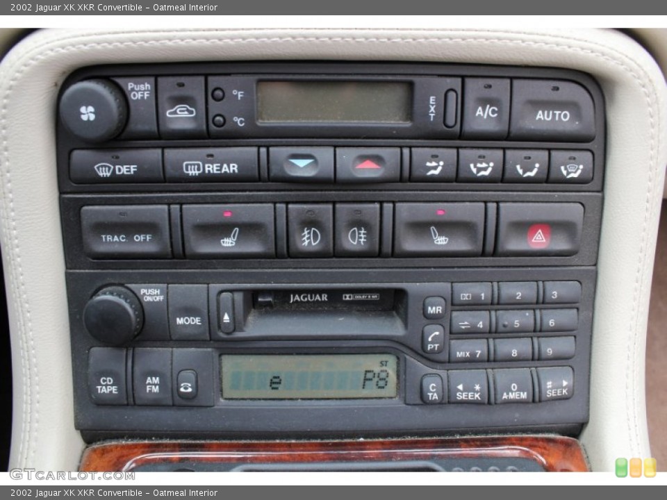 Oatmeal Interior Controls for the 2002 Jaguar XK XKR Convertible #78441679