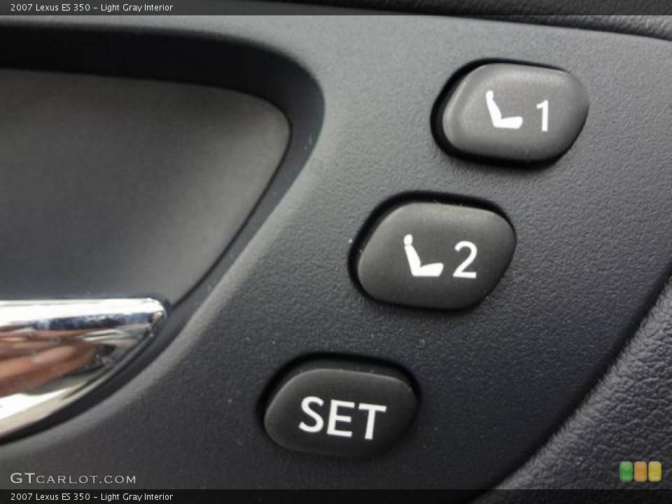 Light Gray Interior Controls for the 2007 Lexus ES 350 #78445979