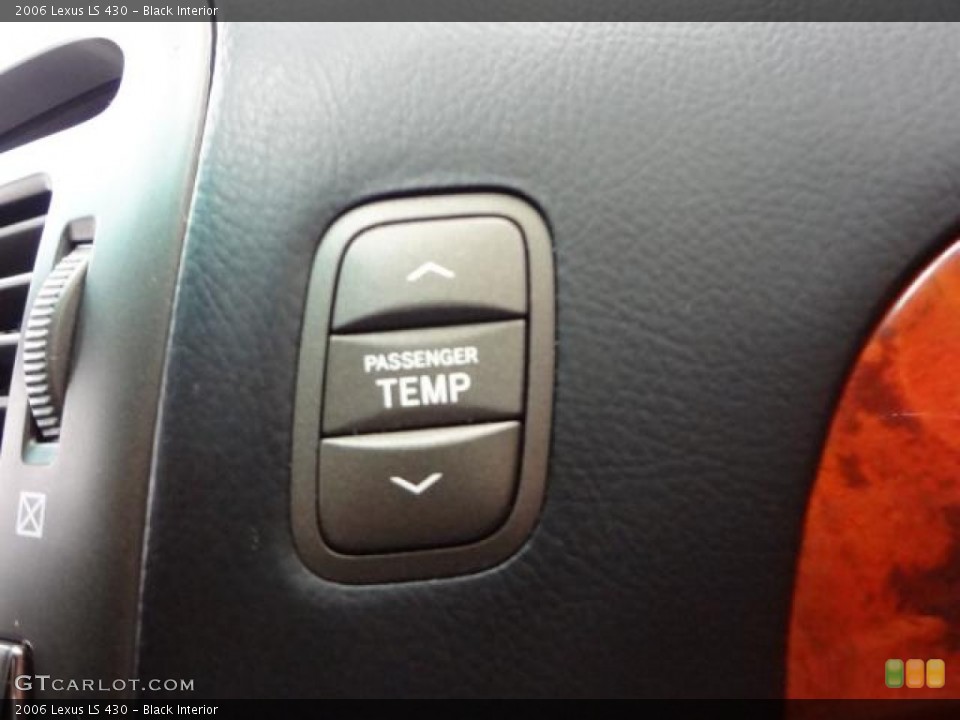 Black Interior Controls for the 2006 Lexus LS 430 #78451091