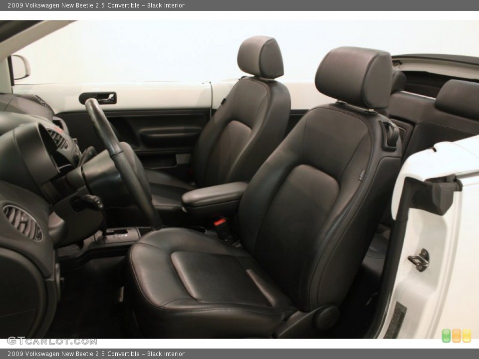 Black Interior Photo for the 2009 Volkswagen New Beetle 2.5 Convertible #78458037