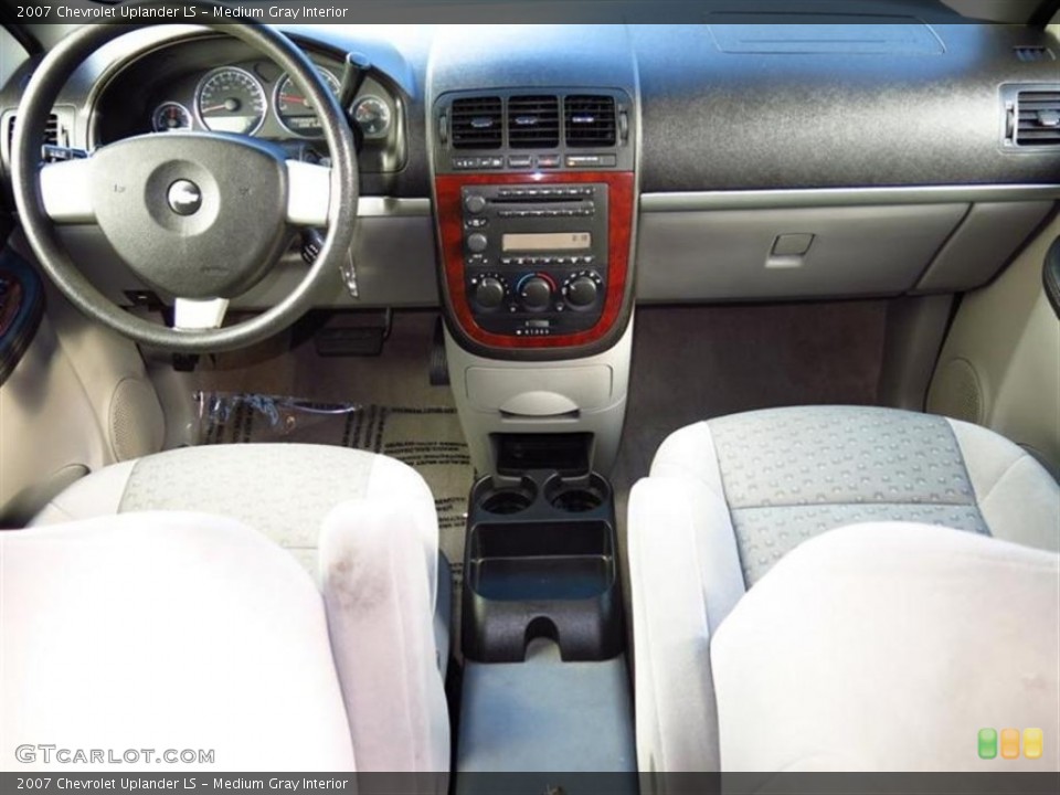 Medium Gray Interior Dashboard for the 2007 Chevrolet Uplander LS #78465808