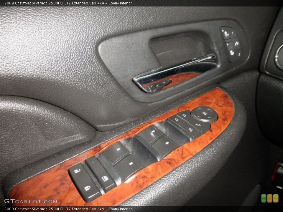 Ebony Interior Controls for the 2009 Chevrolet Silverado 2500HD LTZ Extended Cab 4x4 #78469949