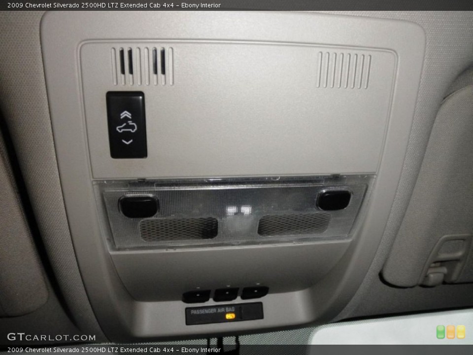 Ebony Interior Controls for the 2009 Chevrolet Silverado 2500HD LTZ Extended Cab 4x4 #78470022