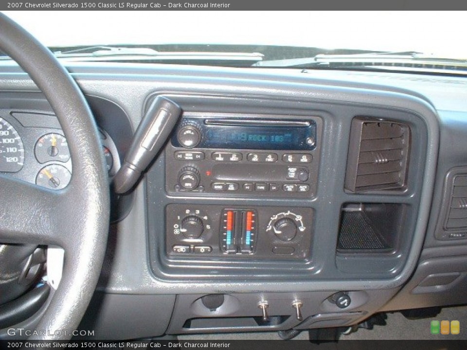 Dark Charcoal Interior Controls for the 2007 Chevrolet Silverado 1500 Classic LS Regular Cab #78479132
