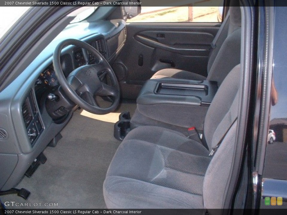 Dark Charcoal Interior Photo for the 2007 Chevrolet Silverado 1500 Classic LS Regular Cab #78479150