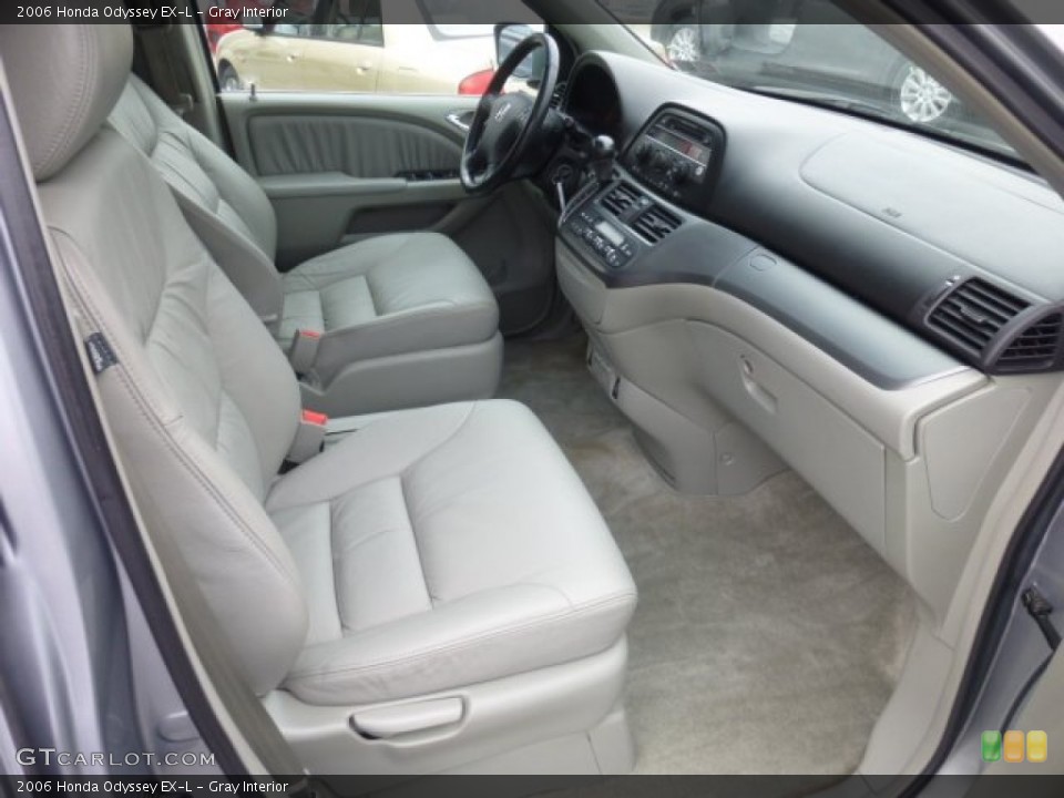 Gray Interior Photo for the 2006 Honda Odyssey EX-L #78490733