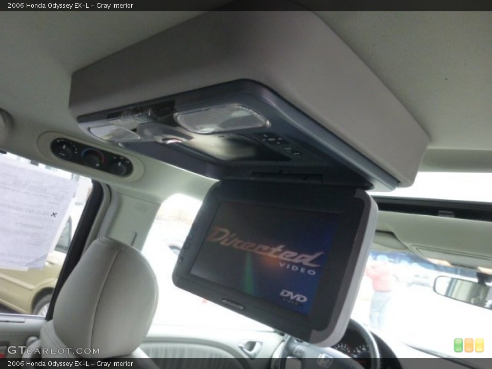 Gray Interior Entertainment System for the 2006 Honda Odyssey EX-L #78490782
