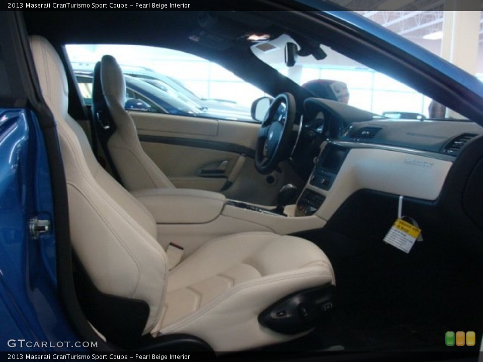 Pearl Beige 2013 Maserati GranTurismo Interiors