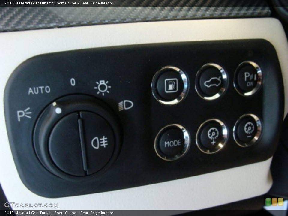 Pearl Beige Interior Controls for the 2013 Maserati GranTurismo Sport Coupe #78498476