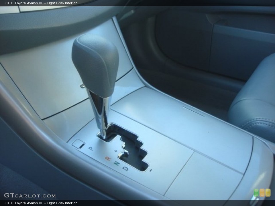 Light Gray Interior Transmission for the 2010 Toyota Avalon XL #78513467