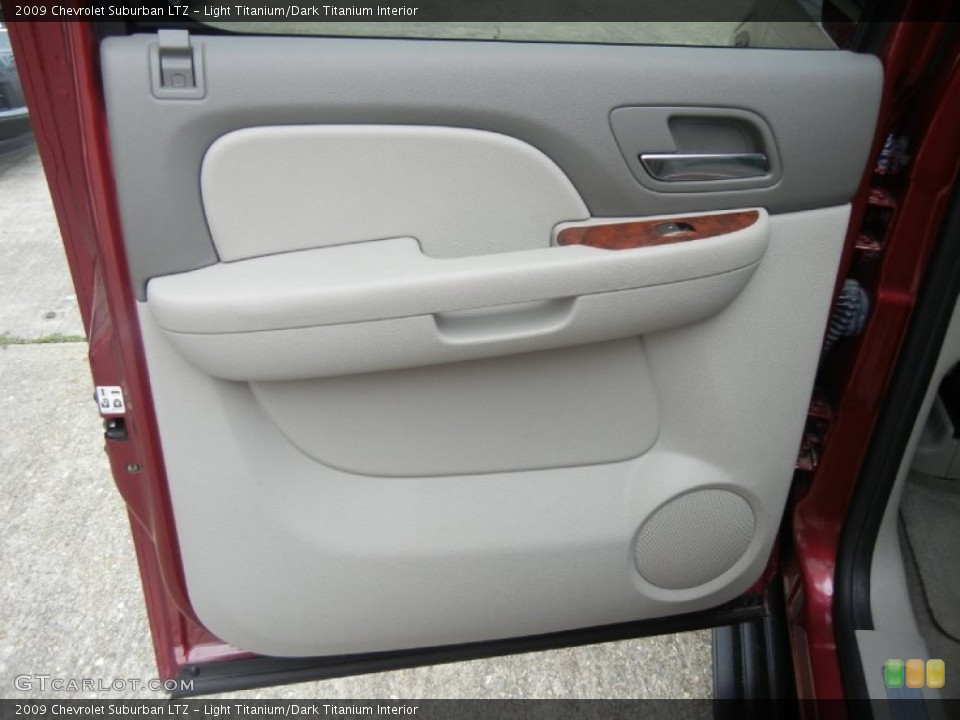 Light Titanium/Dark Titanium Interior Door Panel for the 2009 Chevrolet Suburban LTZ #78526701
