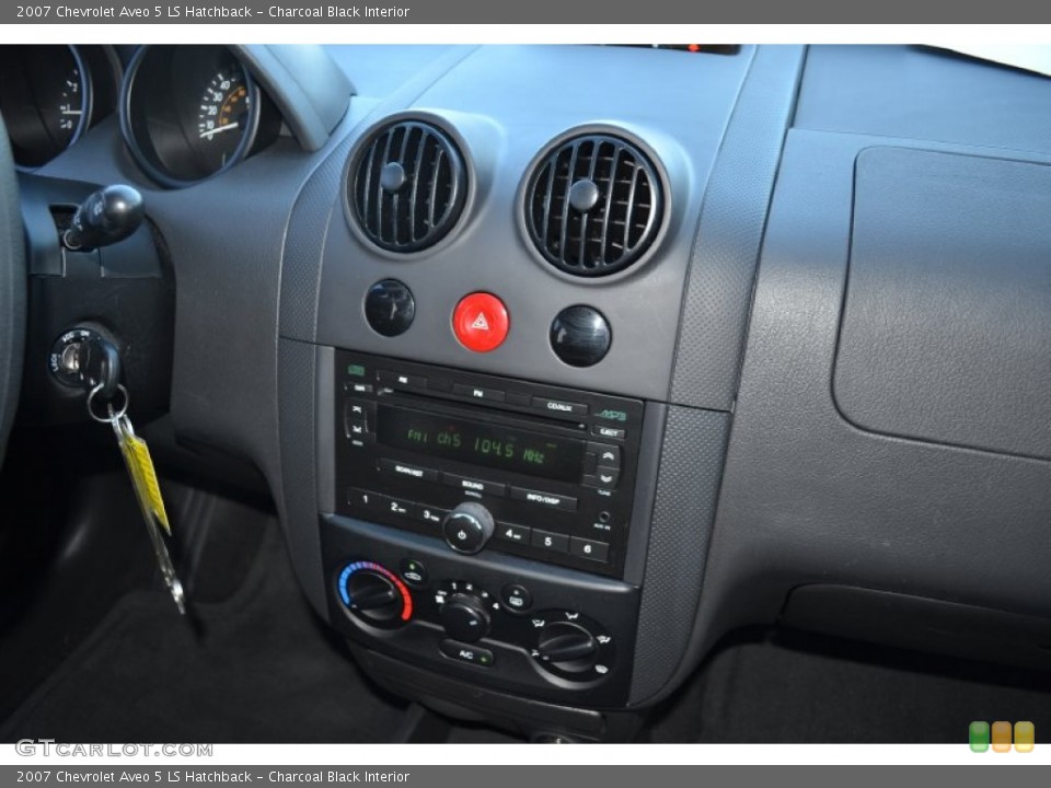 Charcoal Black Interior Controls for the 2007 Chevrolet Aveo 5 LS Hatchback #78529521