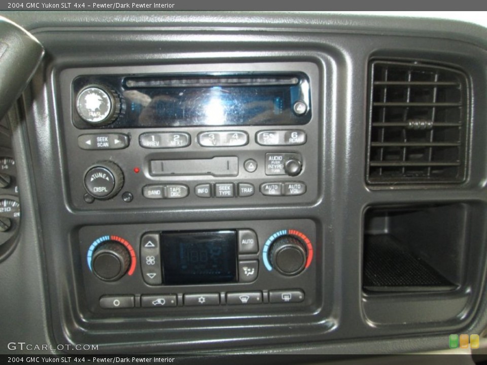 Pewter/Dark Pewter Interior Controls for the 2004 GMC Yukon SLT 4x4 #78535724