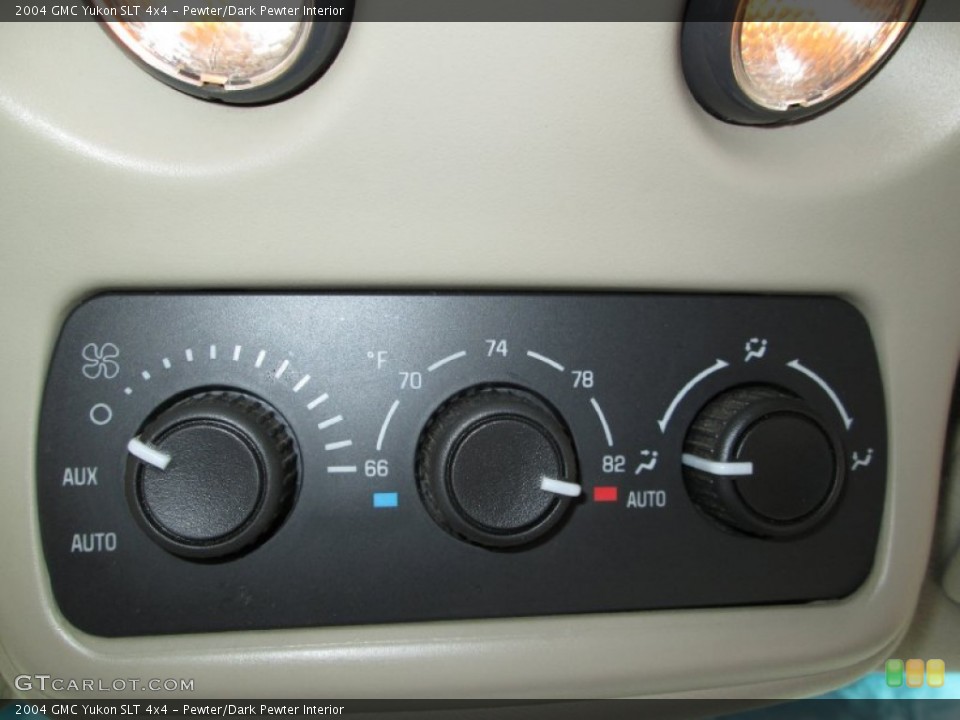 Pewter/Dark Pewter Interior Controls for the 2004 GMC Yukon SLT 4x4 #78535797