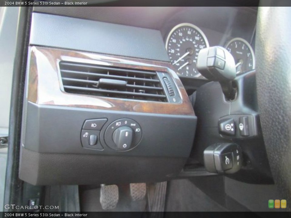 Black Interior Controls for the 2004 BMW 5 Series 530i Sedan #78548412