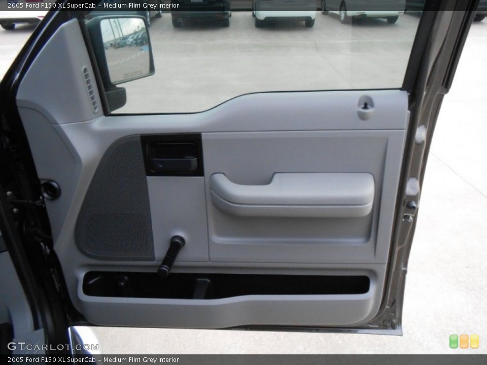 Medium Flint Grey Interior Door Panel for the 2005 Ford F150 XL SuperCab #78561366