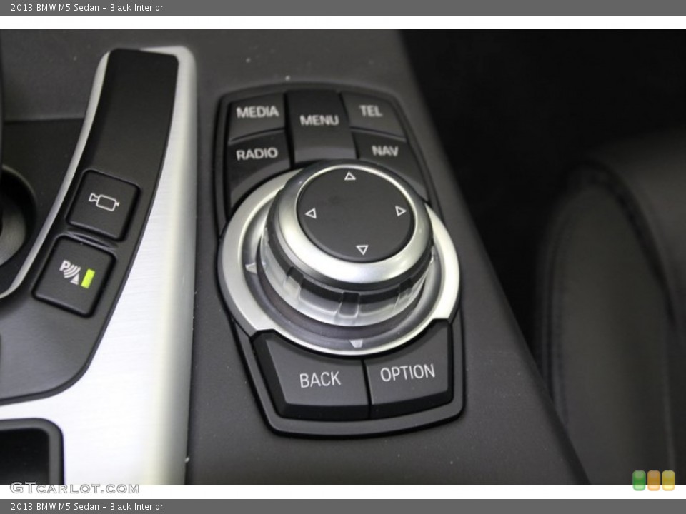 Black Interior Controls for the 2013 BMW M5 Sedan #78561644