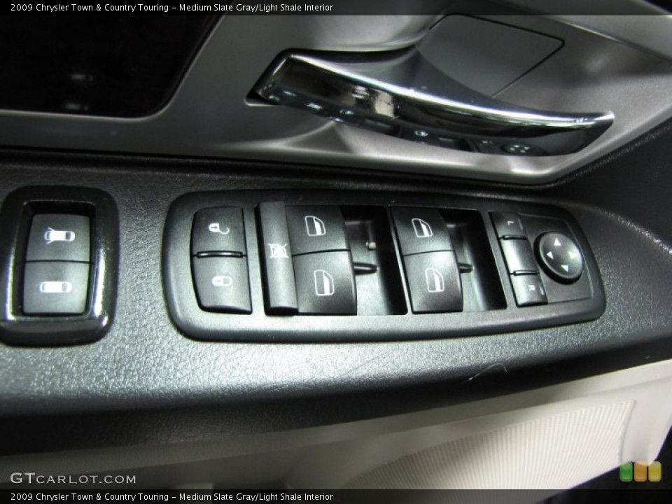 Medium Slate Gray/Light Shale Interior Controls for the 2009 Chrysler Town & Country Touring #78570413